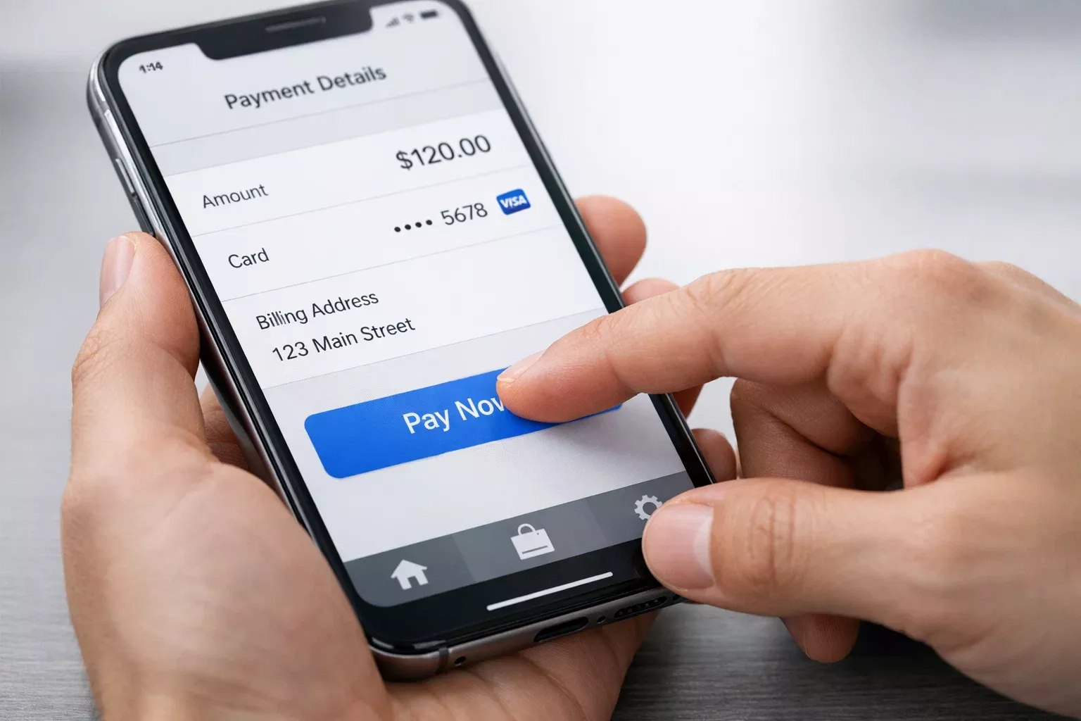 Mano che utilizza app di scommesse su smartphone